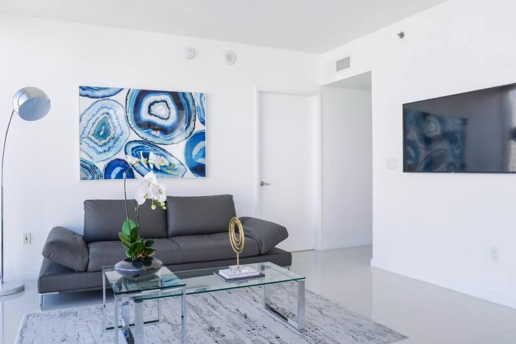 Wonderful 2 Bedroom Apt With Ocean Views At Icon Brickell ไมอามี ภายนอก รูปภาพ